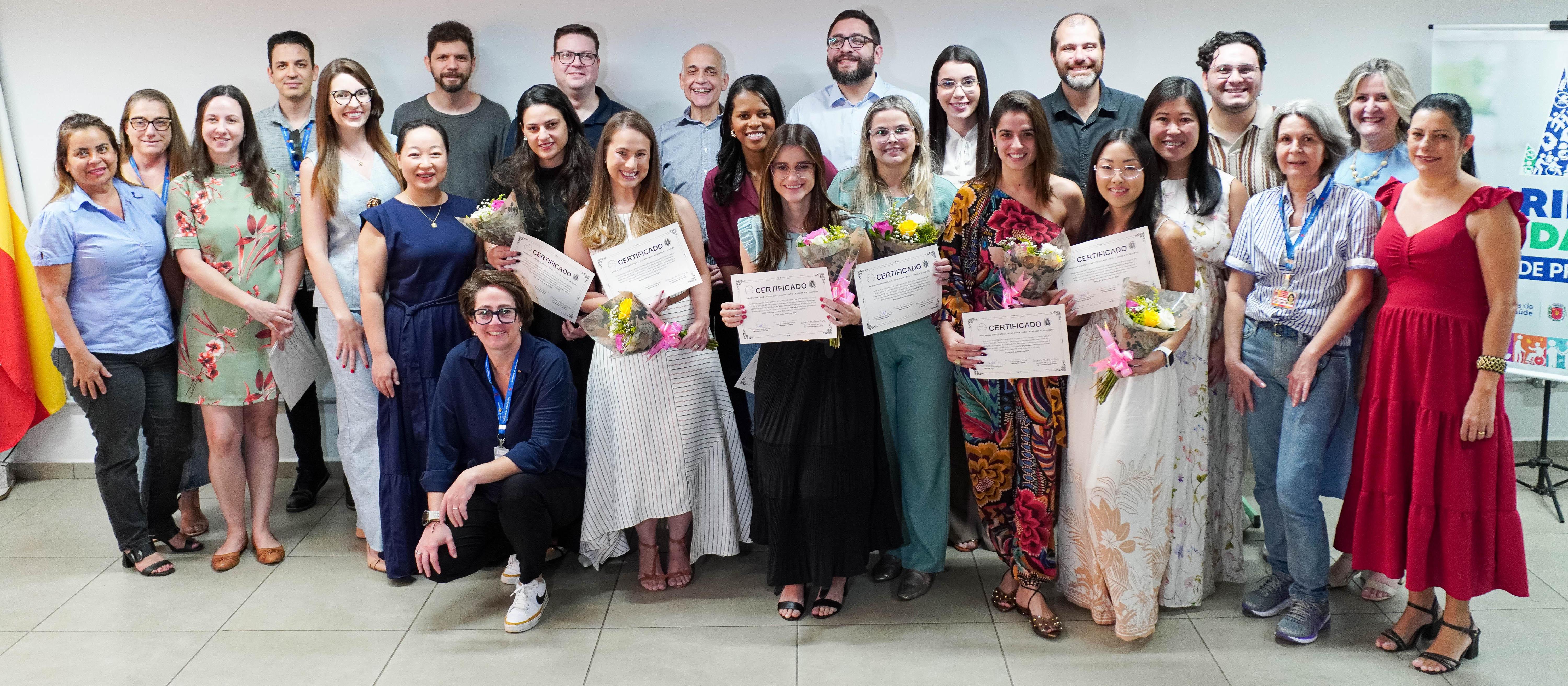 Médicos concluem curso de residência em Medicina de Família e Comunidade