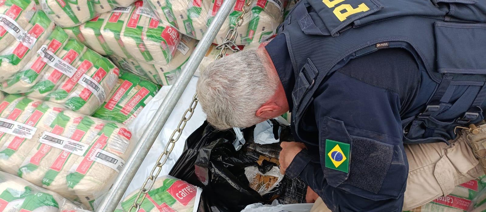 PRF apreende três toneladas de maconha em carga de arroz
