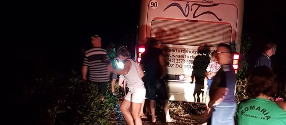 Ladrões erram e assaltam ônibus de romeiros na BR-369