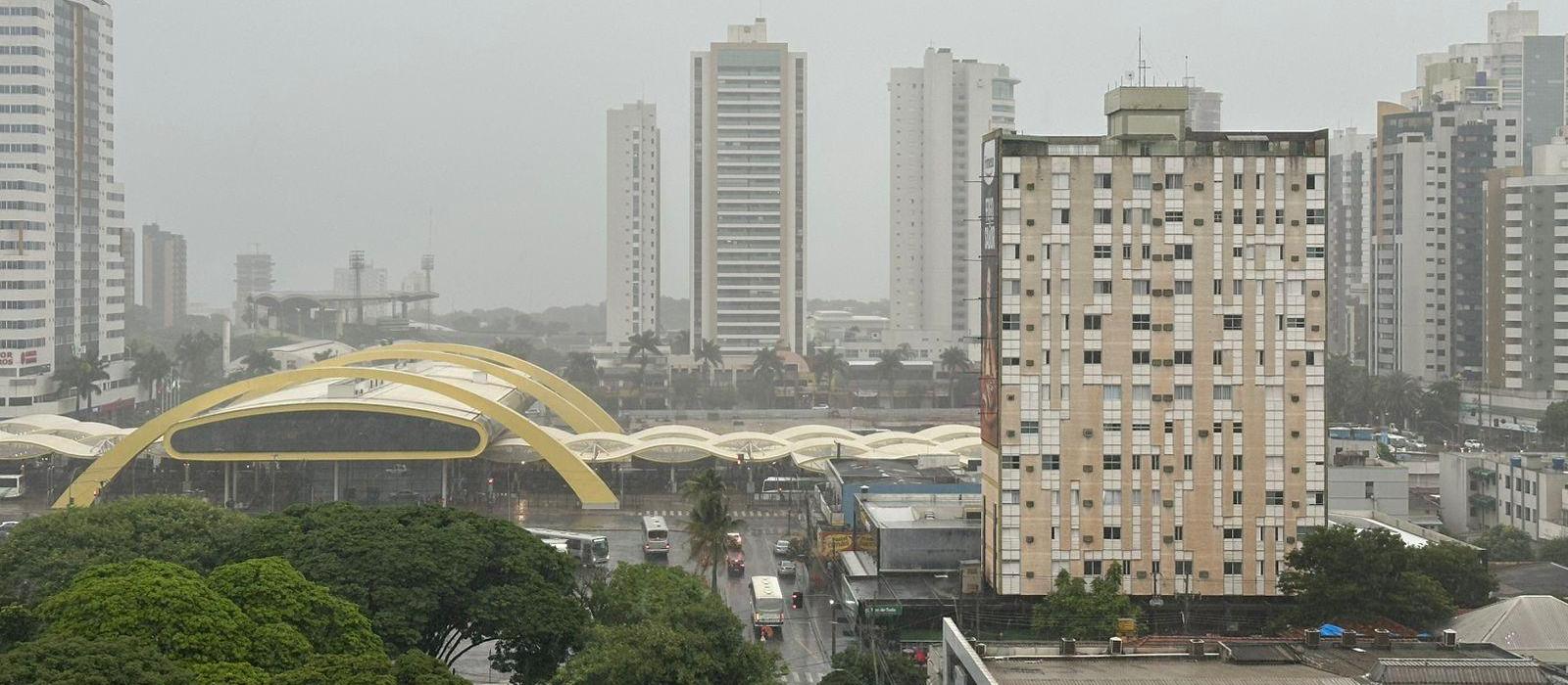 Simepar indica tempo chuvoso e temperaturas amenas nesta quinta-feira (6) em Maringá