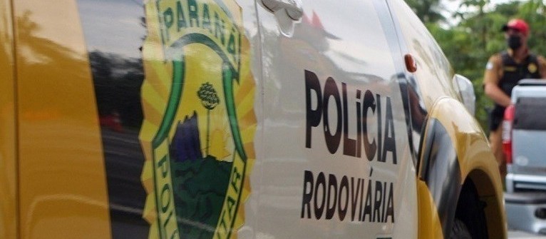 Carro é atingido por caminhão e motorista morre na PR-498