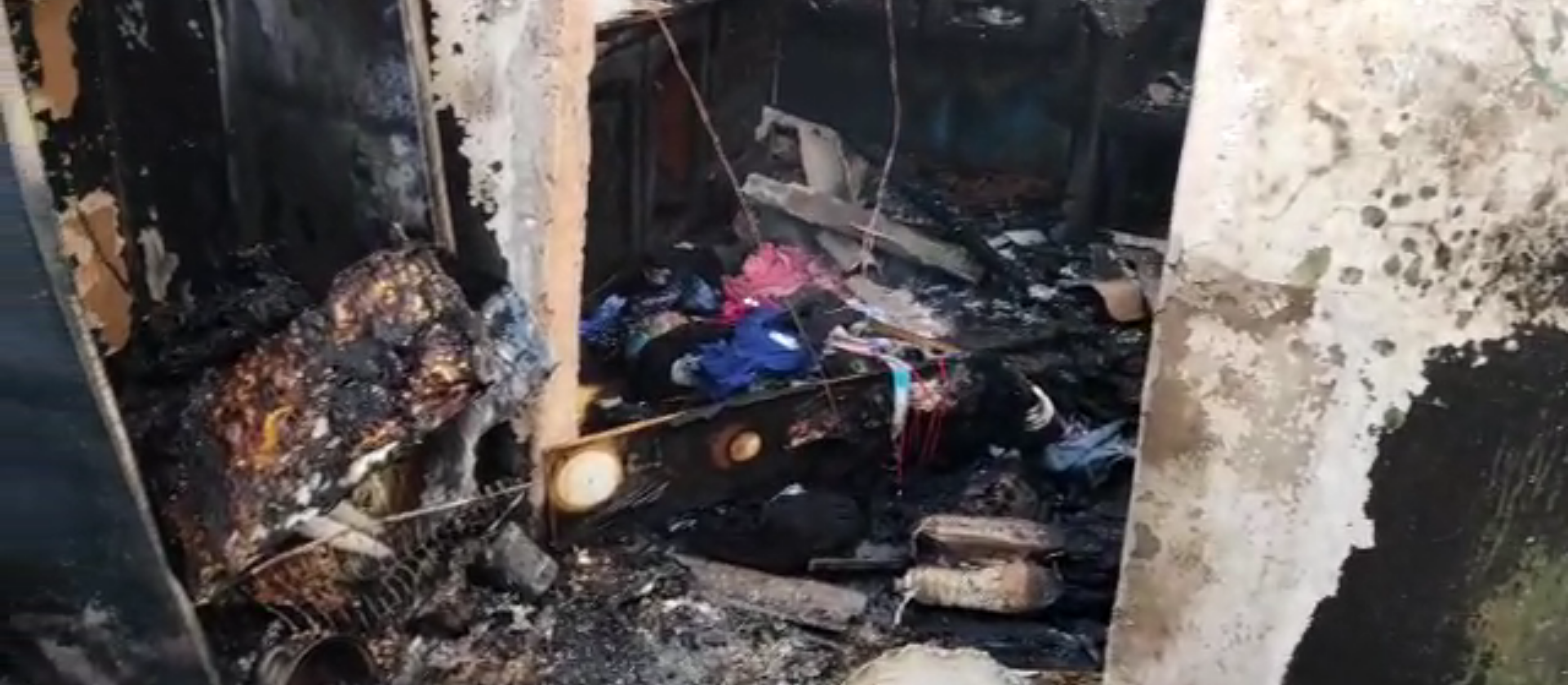 Família perde tudo após casa pegar fogo no Jardim São Silvestre 