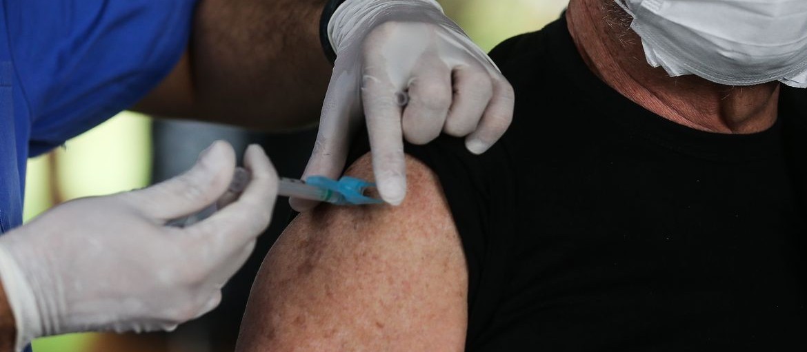 Mais de 3.400 idosos foram vacinados contra gripe nesse fim de semana em Londrina