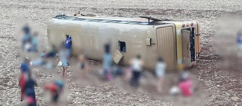 Ônibus tomba e deixa mais de 30 pessoas feridas em Ubiratã