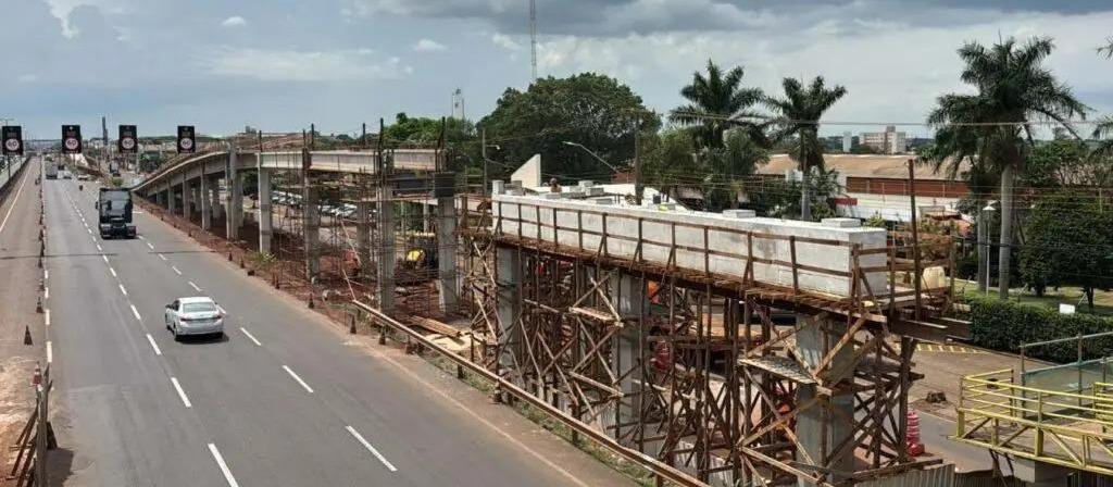 Trecho da BR-376 em Sarandi está bloqueado para obras de viaduto