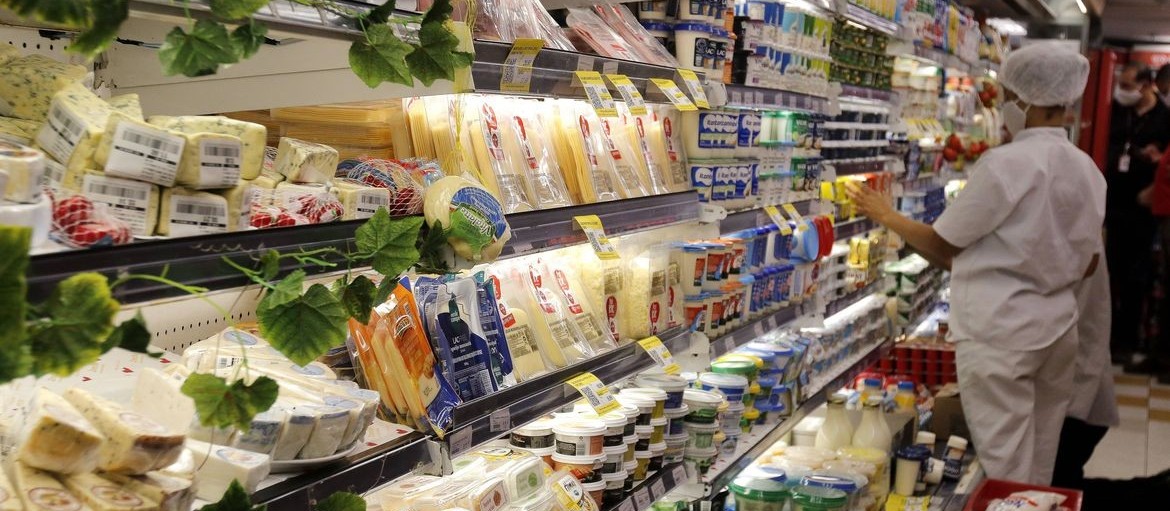 Liminar autoriza rede de supermercados a abrir aos domingos e feriados