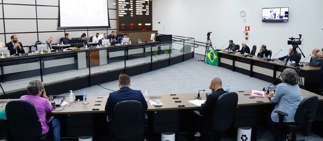 OSM realiza estudo sobre impacto financeiro do aumento de vereadores em Maringá
