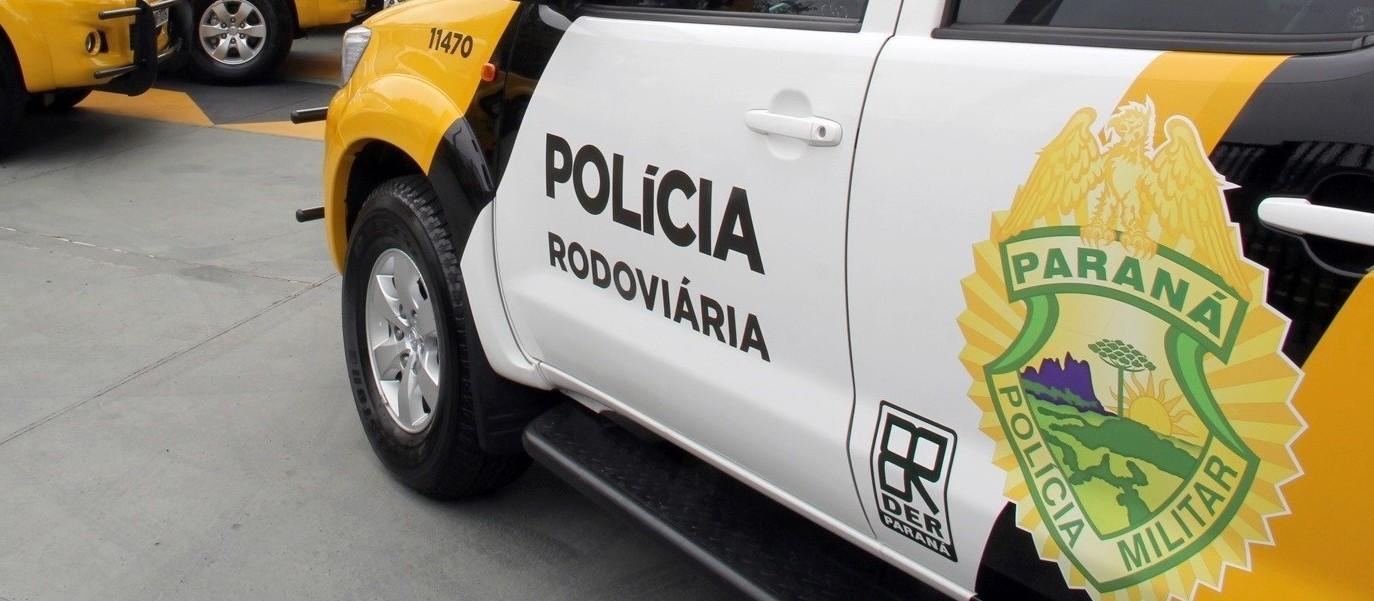 Carro capota e motorista morre na PR-472