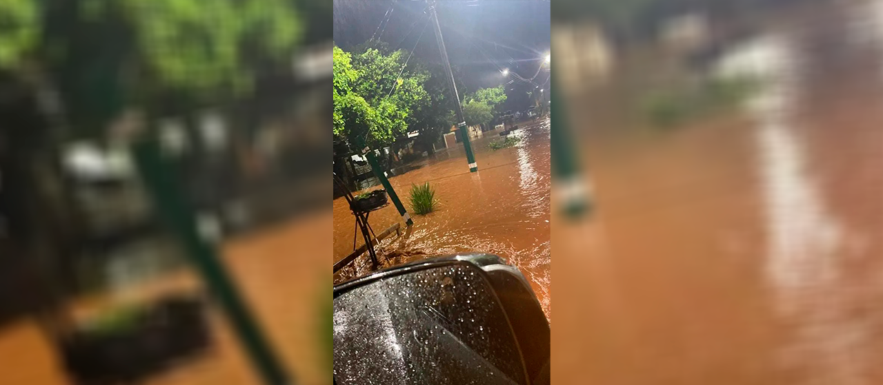 Chuva causa alagamentos e estragos em cidades da região