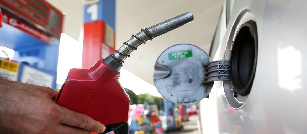 Procon encontra indícios de irregularidades em postos de combustíveis de Maringá
