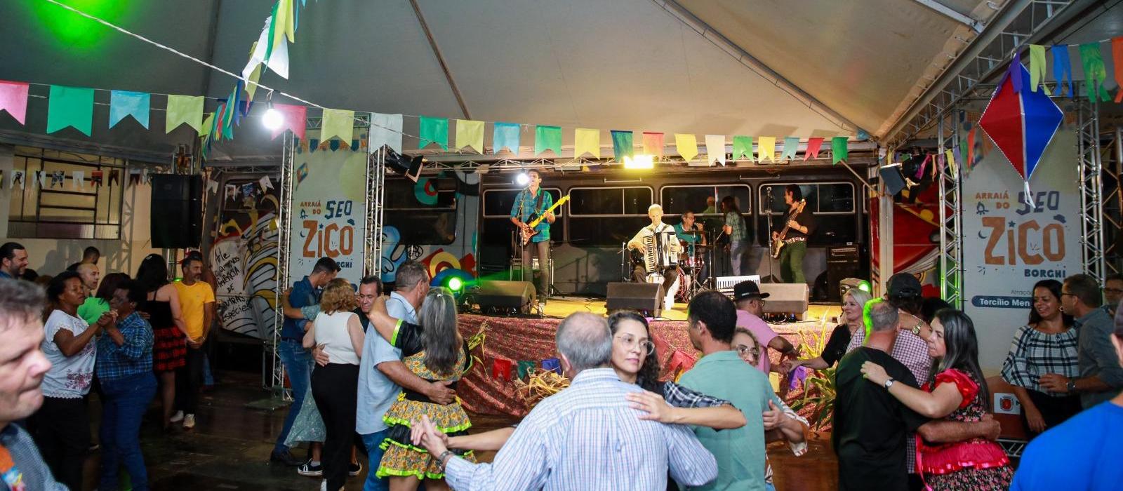 Arraiá do Seo Zico Borghi esquenta a noite desta segunda (23) em Maringá