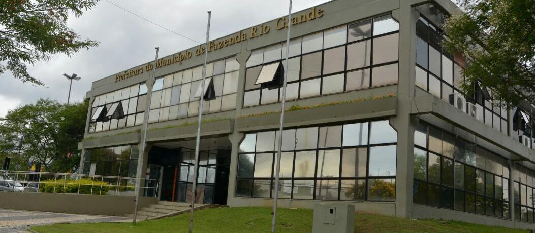 Prefeito de Fazenda Rio Grande é preso em operação contra desvios na saúde