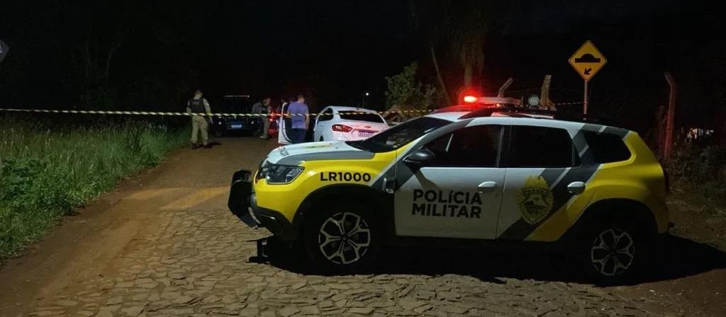 Homem faz mulher refém e é morto em confronto; ela também morreu