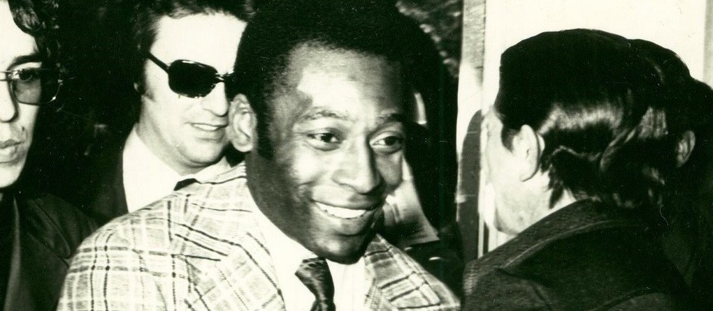Colunista do CBN Arte e Cultura relembra as duas passagens de Pelé por Maringá