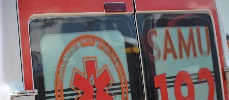 Carro bate em poste, sai da pista e passageira morre em acidente na BR-376