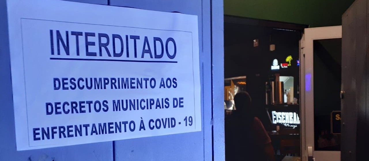 Quatro bares são autuados por descumprir decreto municipal em Maringá