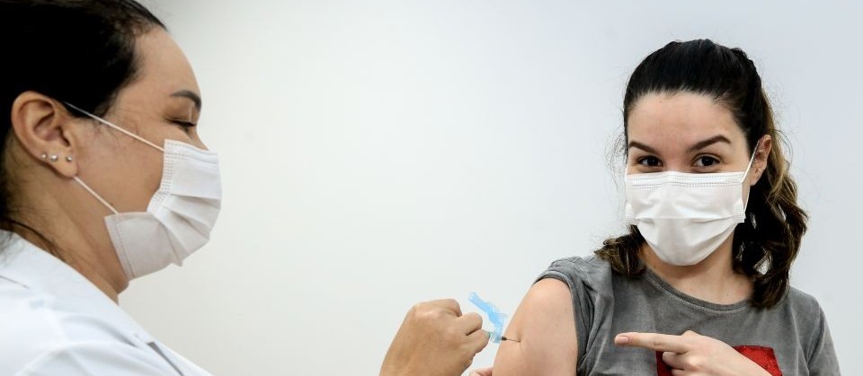 Maringá vacina contra Covid-19 público geral com 22 anos na segunda-feira (30)