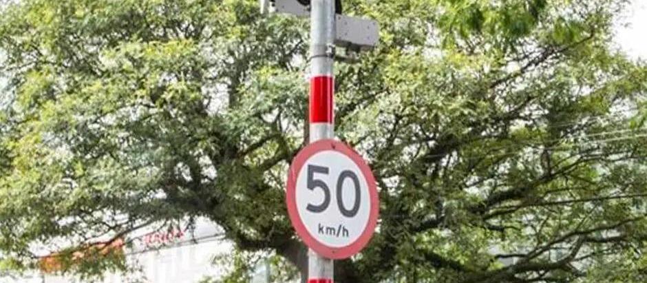 Projeto de lei prevê faixas reflexivas em radares de velocidade