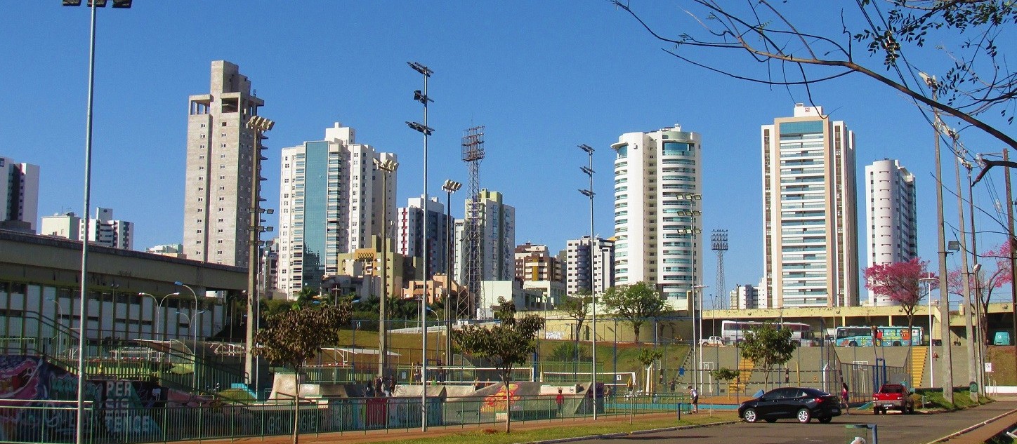 Sexta-feira (2) de céu limpo em Maringá; calor acentua no fim de semana