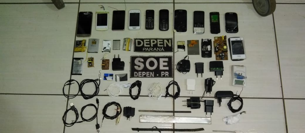 11 celulares são apreendidos durante revista na cadeia de São João do Ivaí