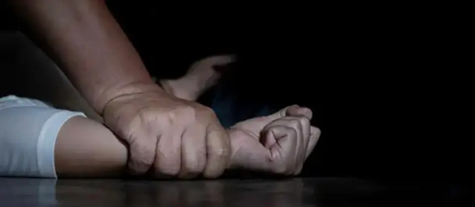 Servidor público é preso por abuso sexual contra enteada de oito anos