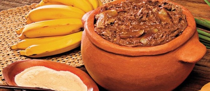 Preparo do prato típico do Paraná: barreado