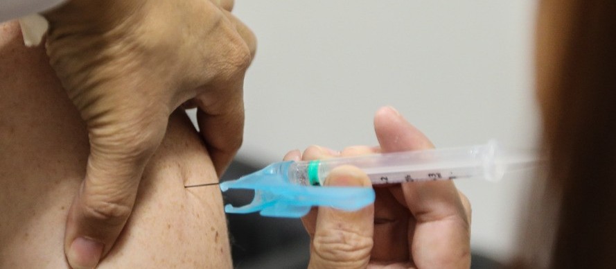 Primeiras doses da vacina acabam na maioria das unidades em Maringá