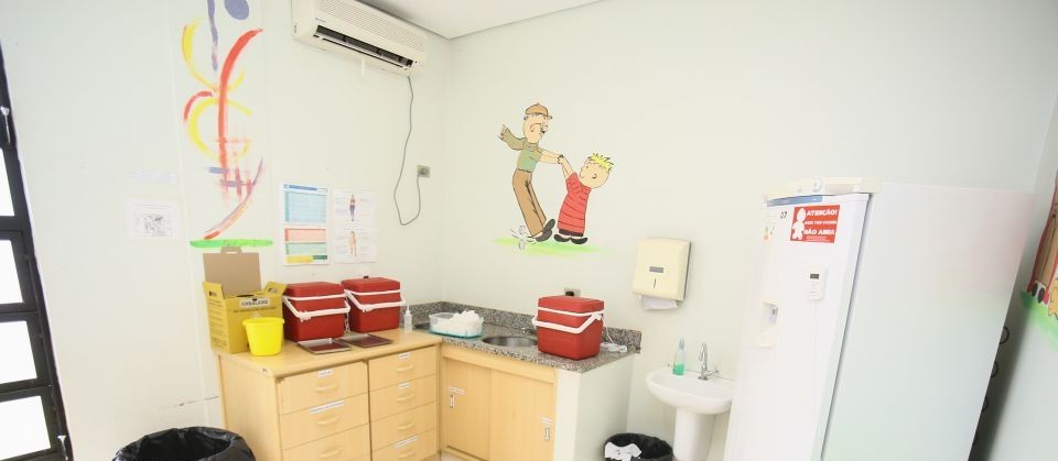 Sala de vacinas muda provisoriamente o horário de atendimento