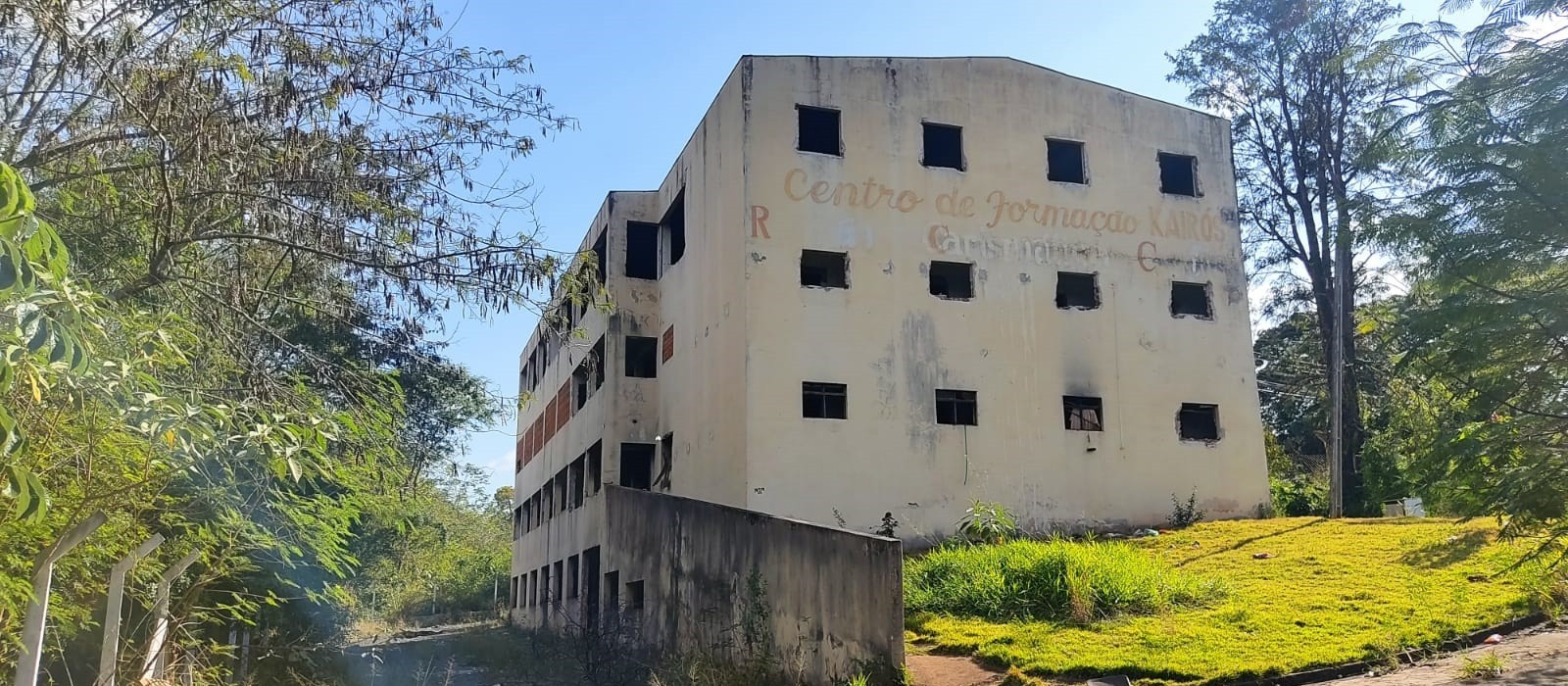 Antigo centro de formação está abandonado pela prefeitura de Maringá