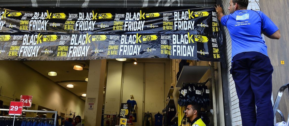 Ao que os consumidores devem se atentar para aproveitar os descontos da Black Friday?
