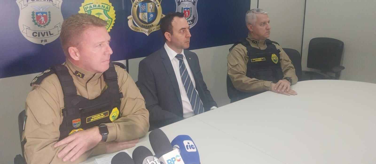Em coletiva, agentes detalham Operação Armeiro