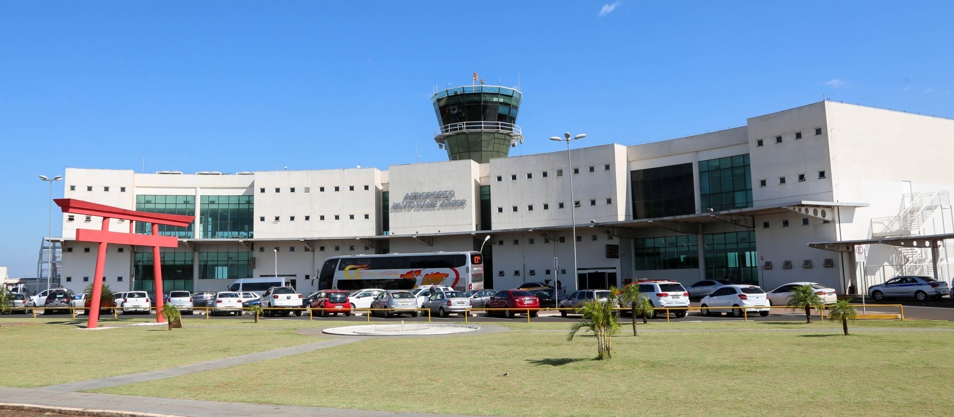 Aeroporto de Maringá aumenta quantidade de álcool em gel