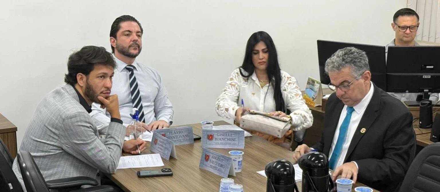 Vereador propõe sepultamento de animais domésticos em cemitérios em Maringá