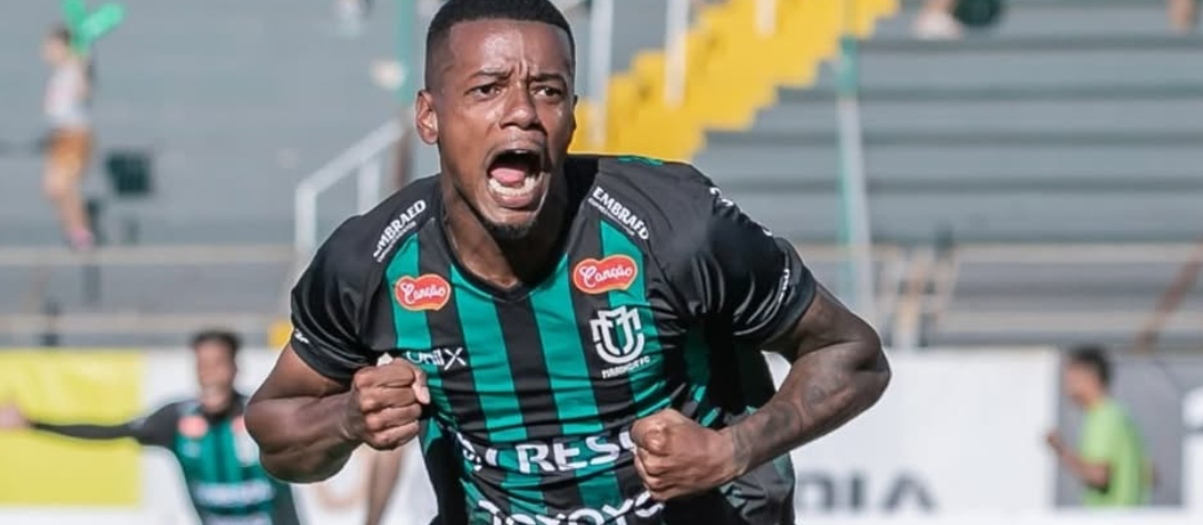 Maringá ganha do Coritiba na primeira partida das quartas de final