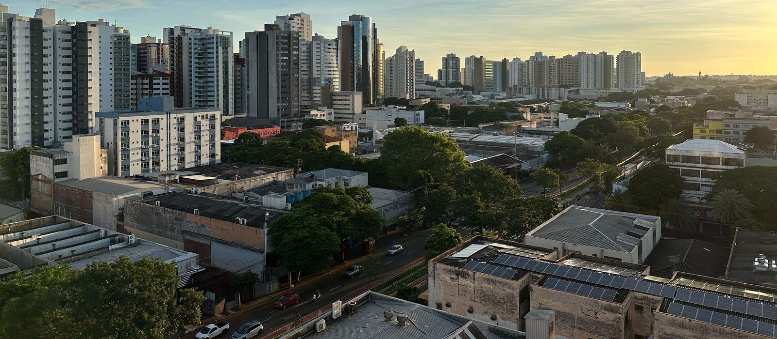 Segunda-feira (24) de tempo firme e abafado em Maringá; máxima atinge 34° C