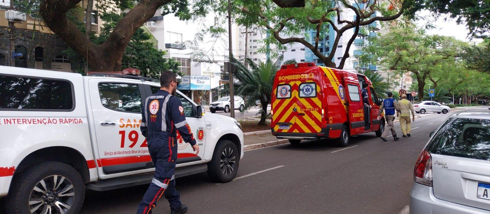 Mulher de 60 anos fica ferida ao ser atropelada por moto em Maringá