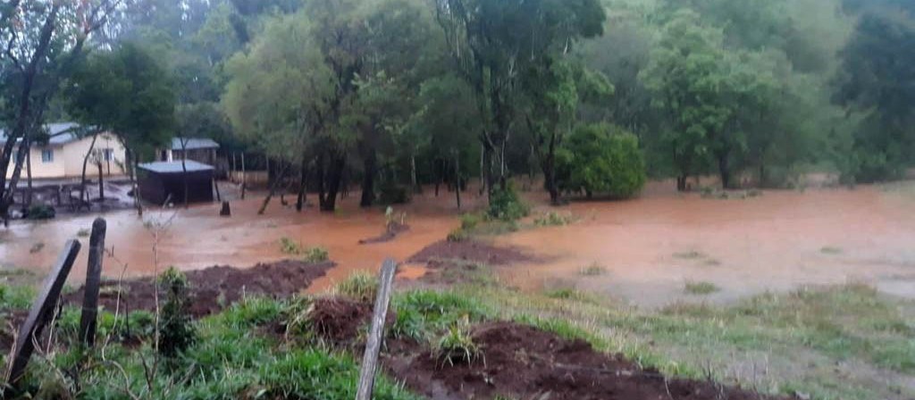 Já passa de 76 mil o número de moradores atingidos pelas chuvas no Paraná