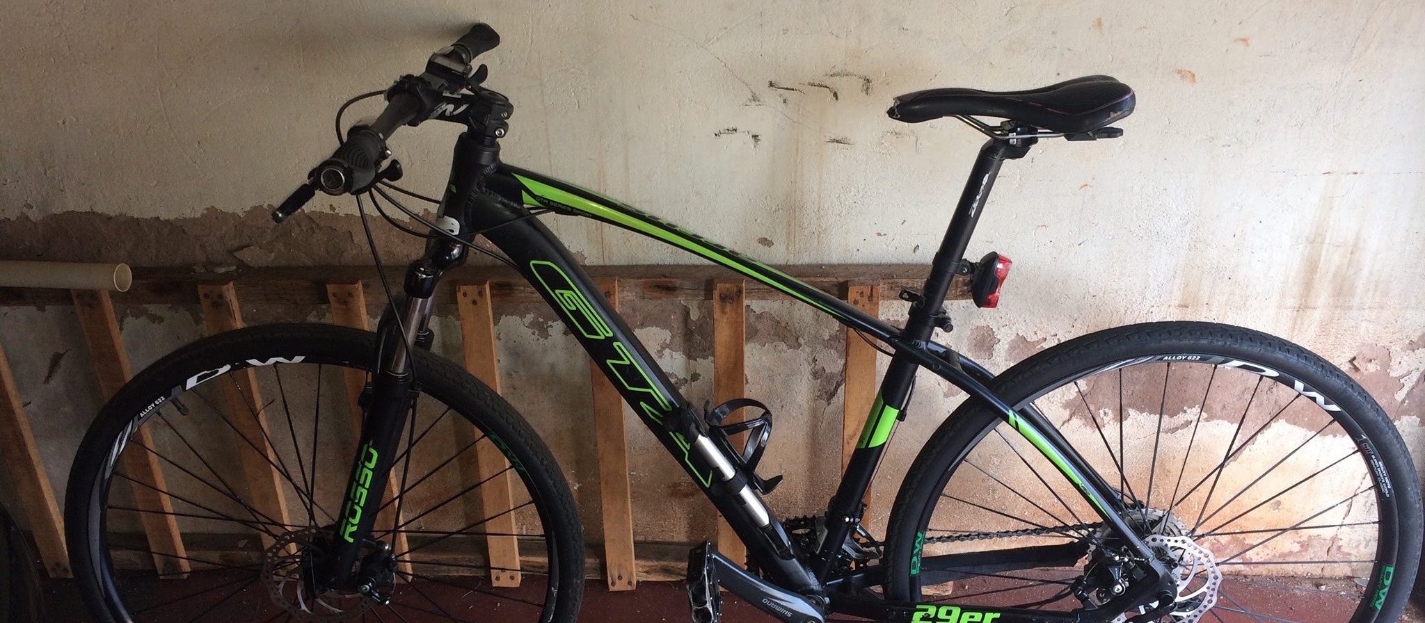 Polícia investiga roubo de bicicleta cometido por pelo menos 10 pessoas 