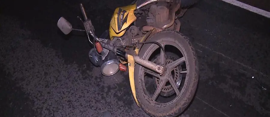 Motociclista fica gravemente ferido em acidente em Maringá; motorista fugiu