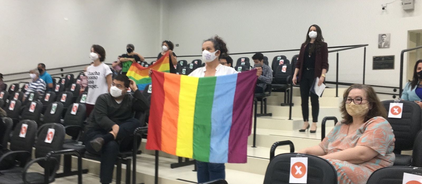 Vereadores aprovam Conselho Municipal LGBTQIA+
