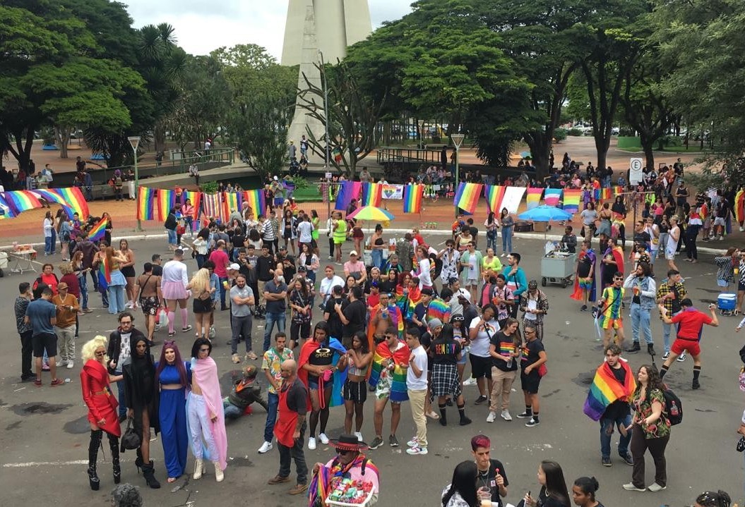 Depois De Dois Anos Parada Lgbt Volta A Ser Realizada Em Maringá