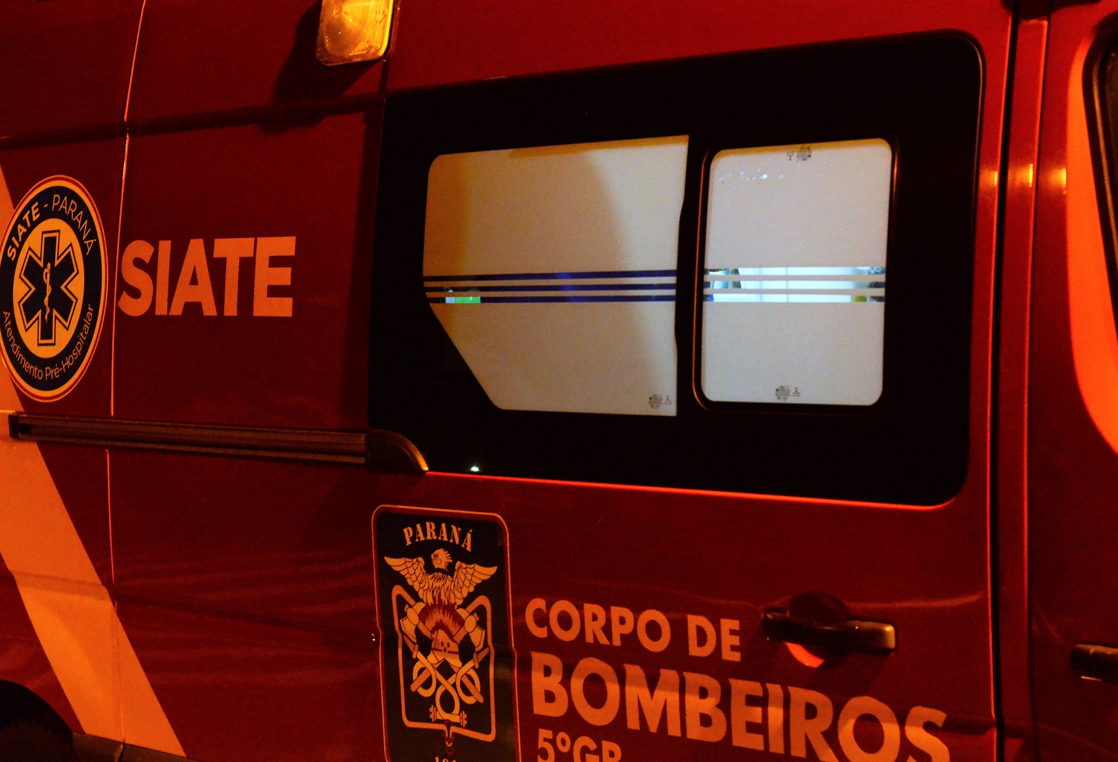 Travesti é socorrida em estado grave após levar facada no peito, em Maringá - CBN Maringá