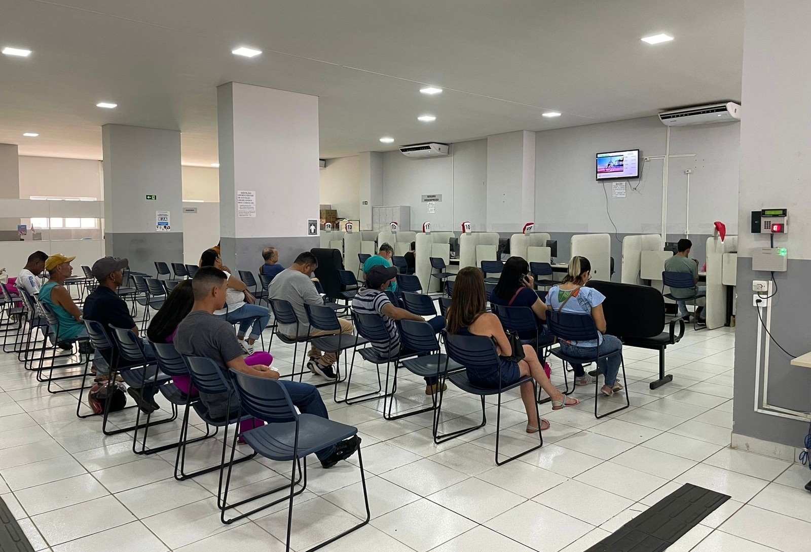 2024 começa com alta procura de emprego em Maringá