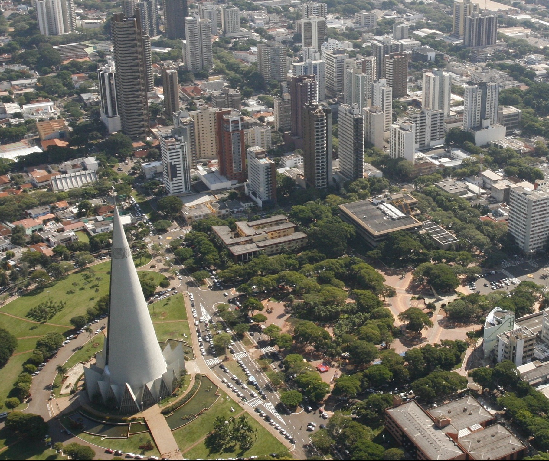 Confira o que abre e o que fecha nesses próximos dias