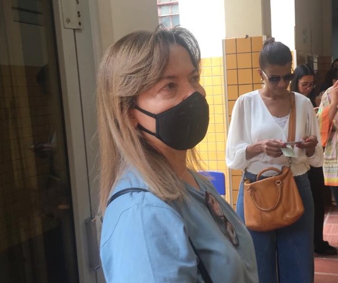  Poucos eleitores utilizam máscara nos locais de votação