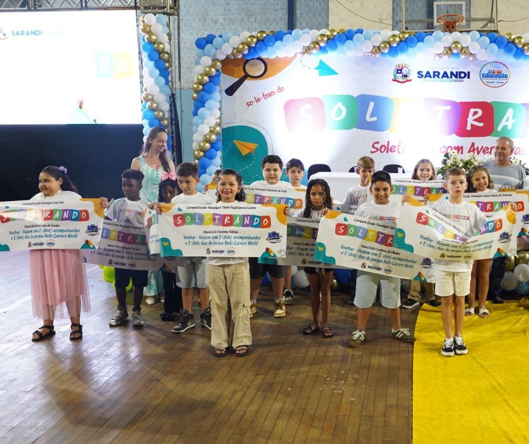 Alunos premiados no Soletrando de Sarandi viajam para o Beto Carrero