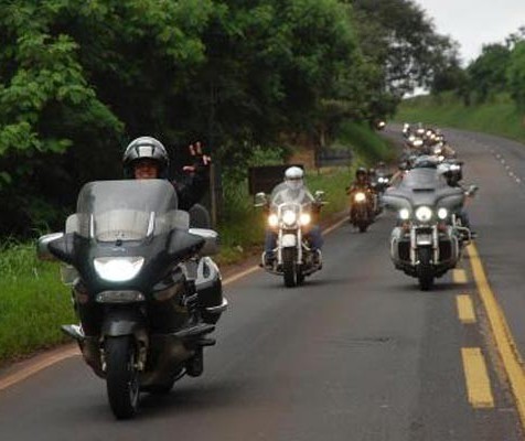 Paixão pela vida sob duas rodas e o sentimento de liberdade na estrada