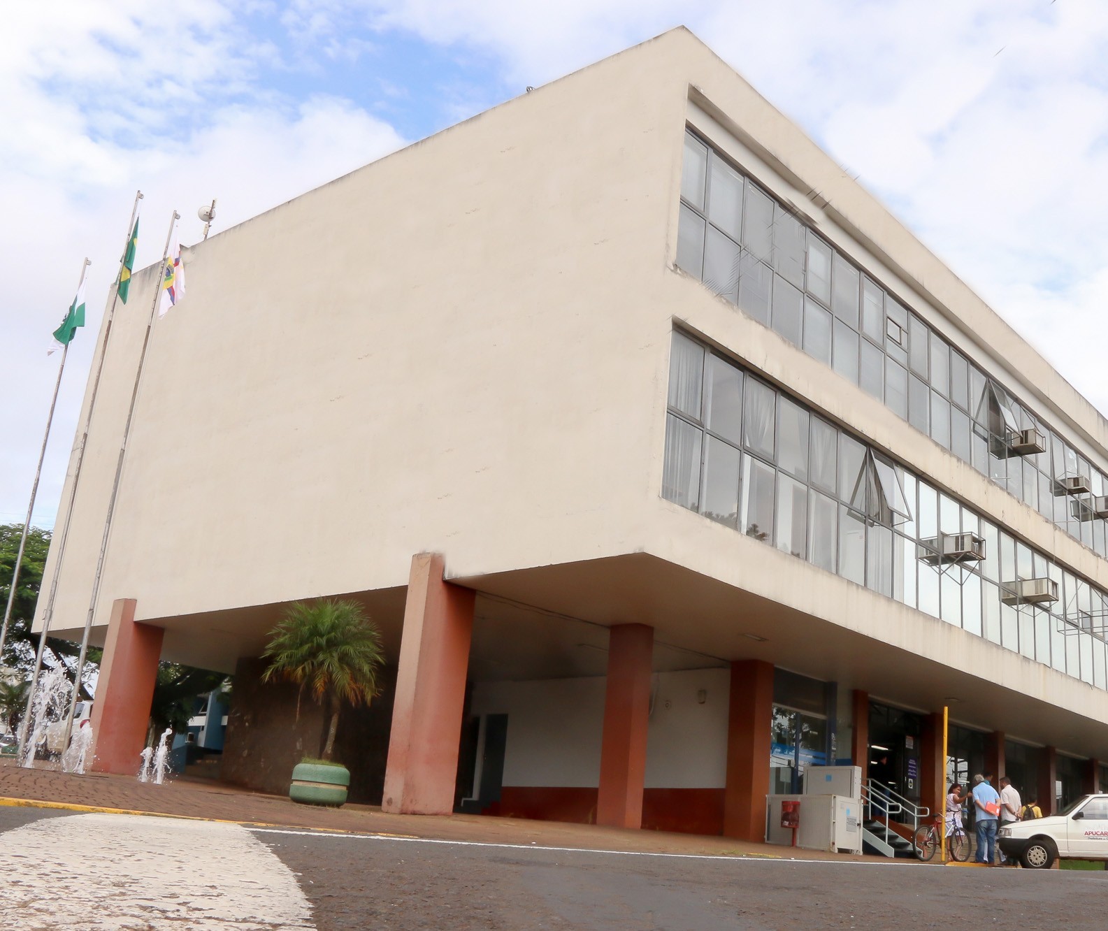 Prefeitura de Apucarana confirma surto de Covid-19 em secretarias municipais