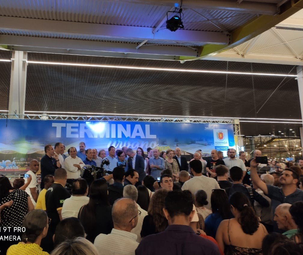Com ato político, novo terminal de Maringá é inaugurado