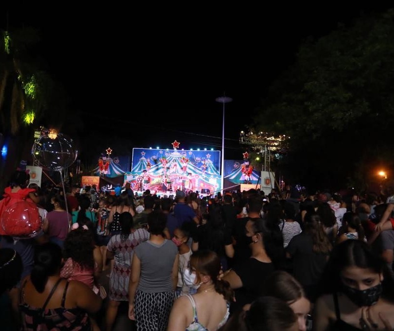 Chegada do Papai Noel nesta quinta-feira (2) será na Avenida Gastão Vidigal